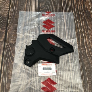 Nhựa che gắp bên phải Raider Fi / SaTria Fi/ chặn ben đạp bên RH chính hãng