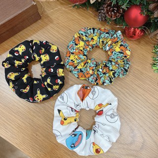 Cột tóc scrunchies họa tiết Pikachu độc lạ ( 3 màu trắng, đen, xanh)