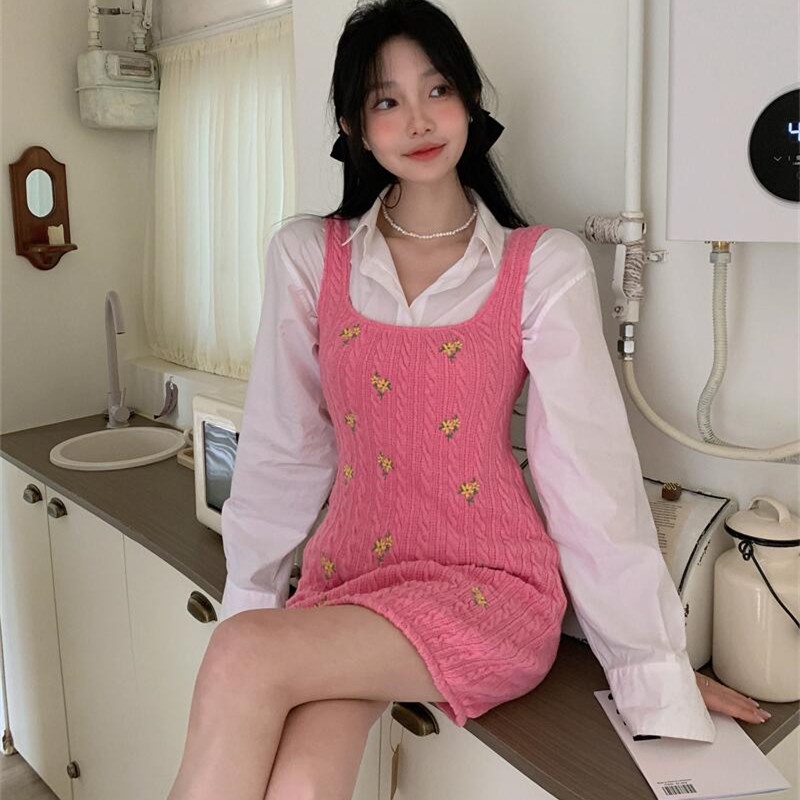 Đầm Dệt Kim Hai Dây Hoạ Tiết Hoa Thêu Thiết Kế Quyến Rũ