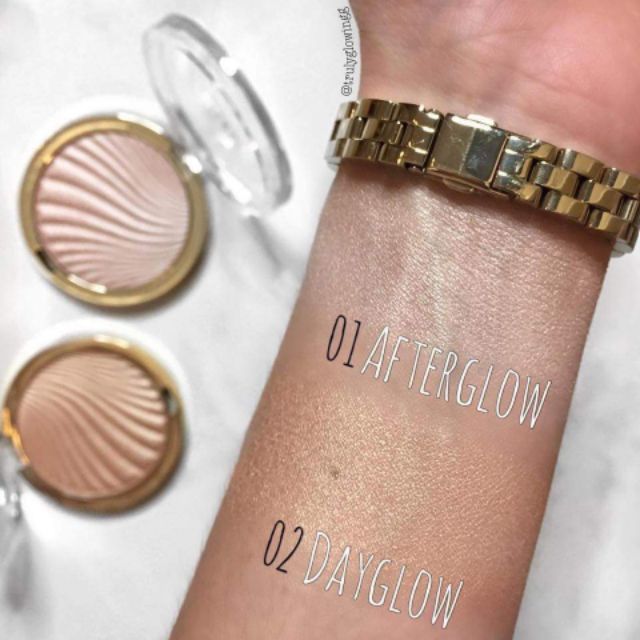 PHẤN BẮT SÁNG MILANI STROBELIGHT INSTANT POWDER tông 1 2 | BigBuy360 - bigbuy360.vn