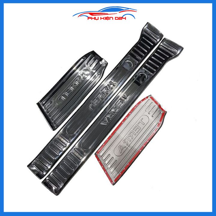 Bộ ốp bậc cửa trong ngoài nẹp bước chân Terra 2018-2019-2020 vân Titan chống trầy trang trí xe
