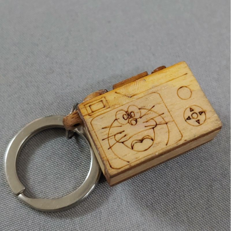 Móc khoá gỗ hình máy ảnh