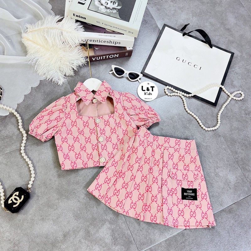 Set áo khoét ngực kèm cv xếp ly 4 màu cho bé gái.