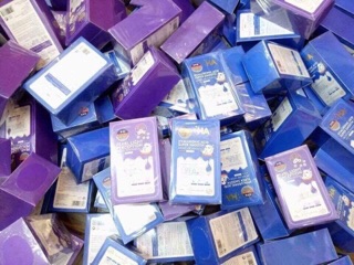 1 mặt nạ HA tím dưỡng trắng da