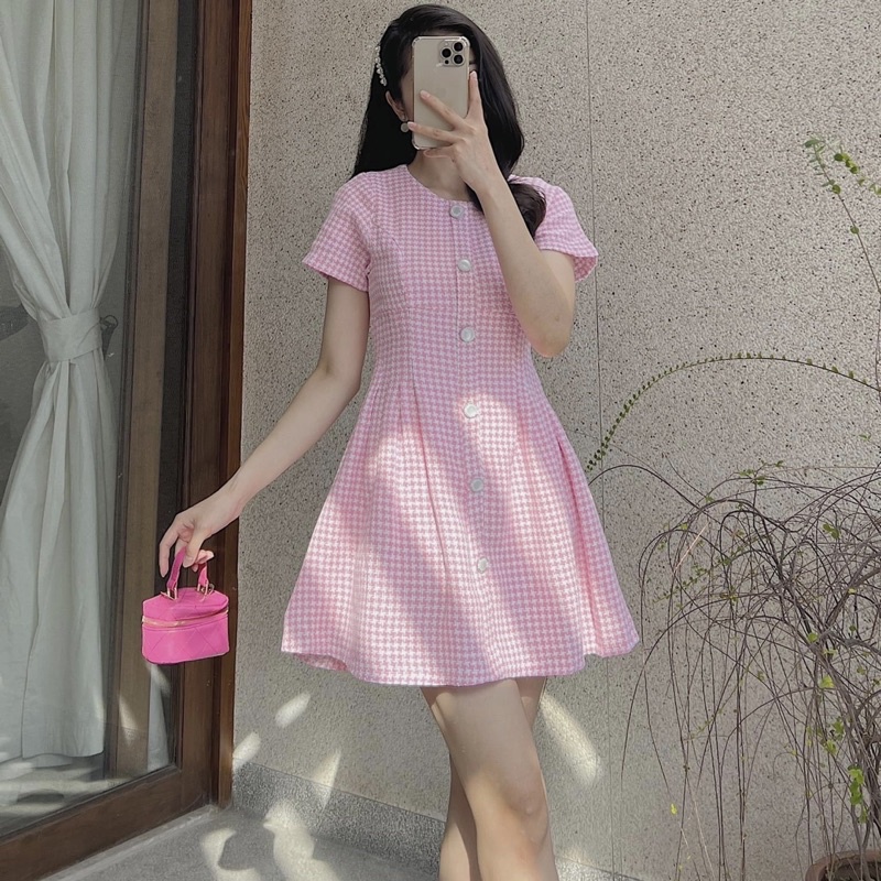 Đầm tweed tay ngắn phối nút