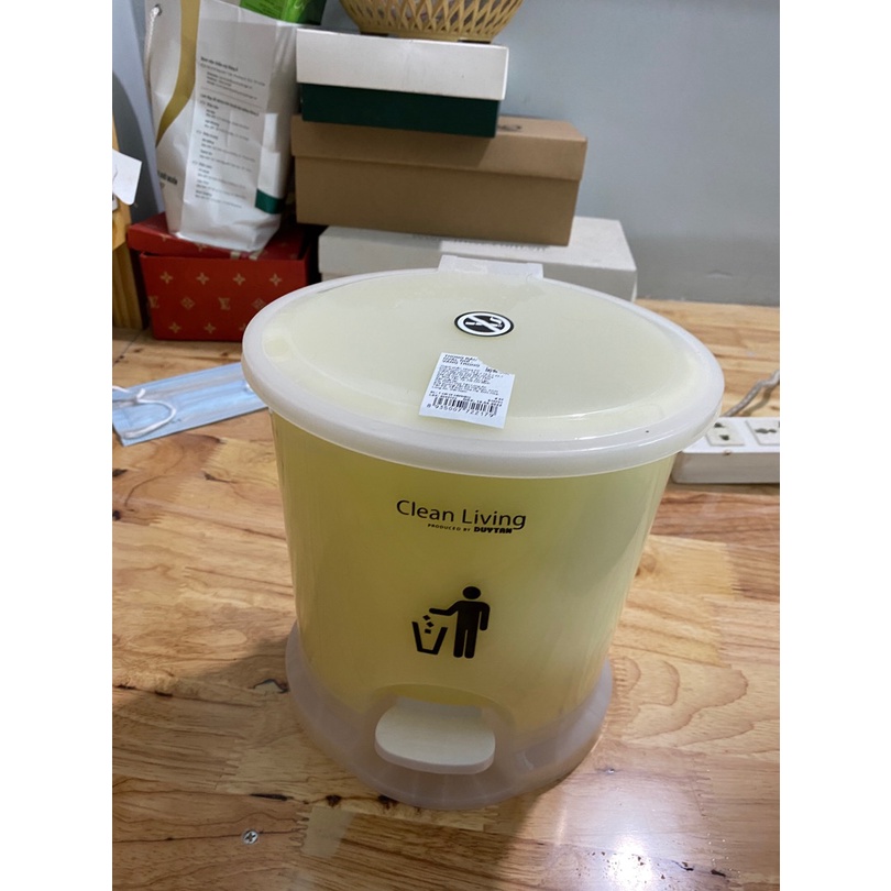 Thùng rác Nhựa Duy Tân hình Oval đạp chân loại nhí dung tích 2.6L- Kích thước: 20 x 18 x 22cm