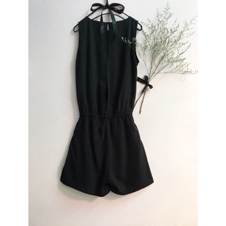 Playsuit xẻ lưmg Hm cột rút dây