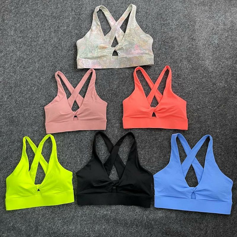 Áo sport bra trắng Fabletics Oasis xoắn ngực BA2044049