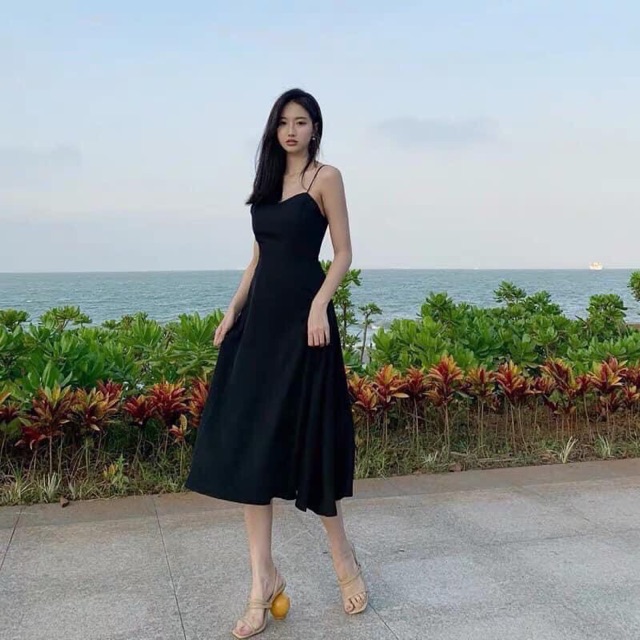 [Mã SKAMSALEP6 giảm 10% tối đa 100K đơn 150K] Đầm đen đỏ hở lưng dáng dài cực kì quyến rũ | BigBuy360 - bigbuy360.vn