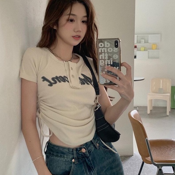 Áo croptop nữ, áo thun cộc tay nữ dáng lửng rút dây eo cúc bấm màu be ôm body cá tính mặc đi chơi sexy Wikishop C1044