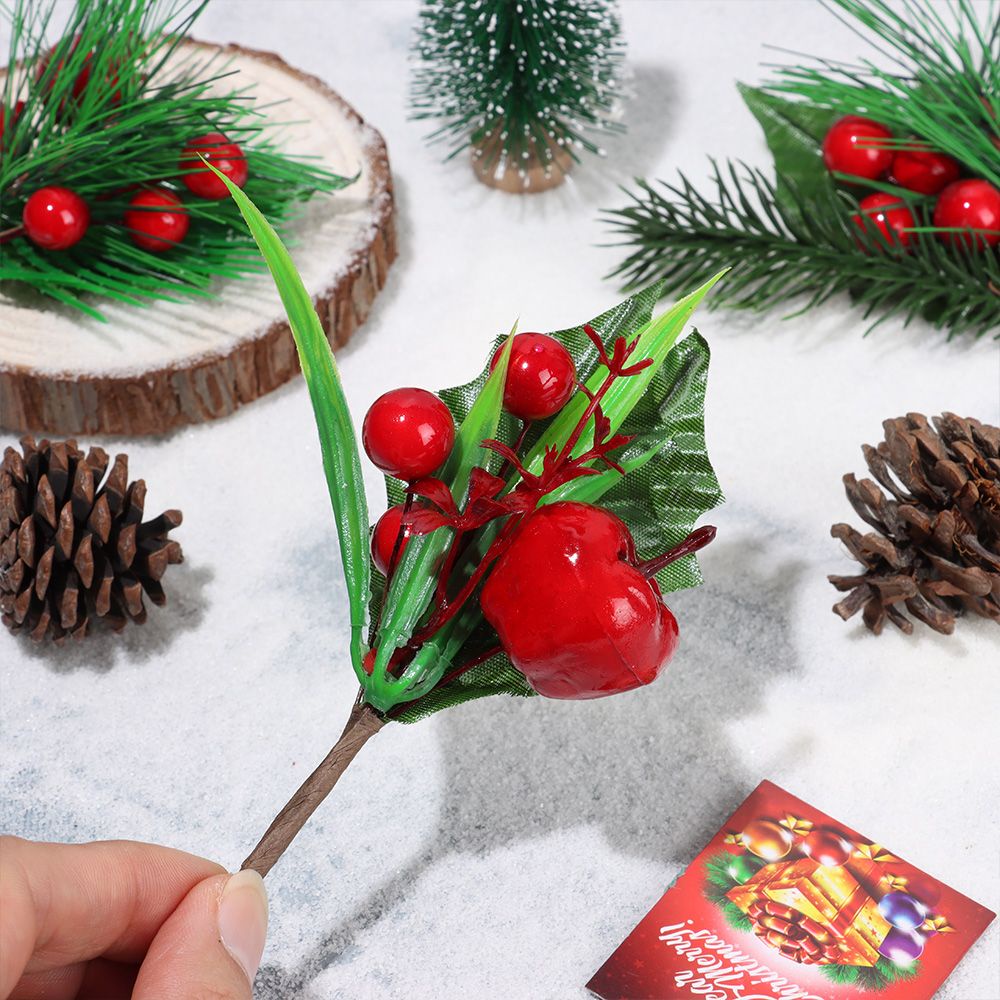 Nhánh cây thông đỏ nhân tạo độc đáo trang trí nhà cửa dịp giáng sinh DIY