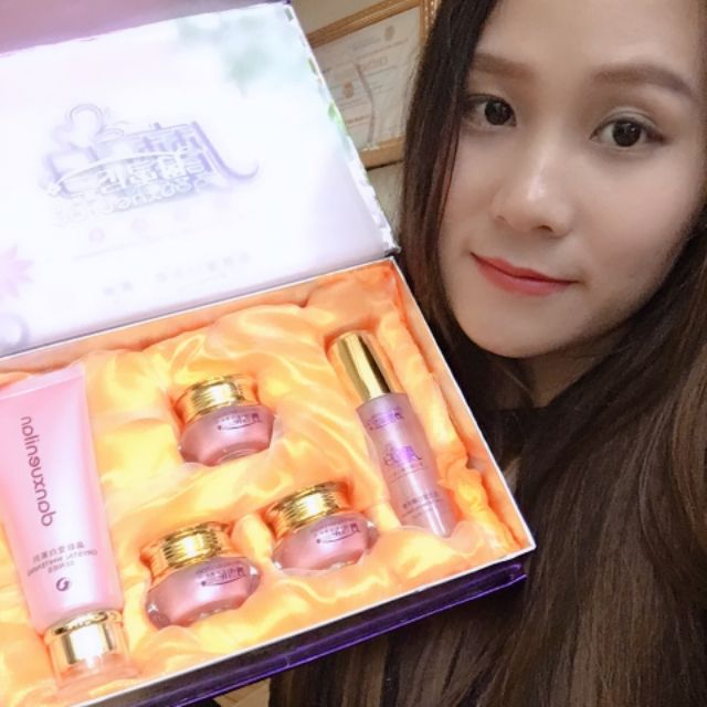 Bộ mĩ phẩm hoàng cung hồng 5in1