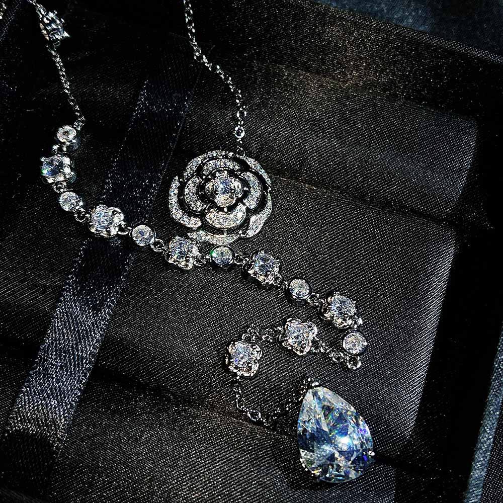 Bộ Trang Sức Vòng cổ / Vòng Tay / Khuyên Tai Hình Hoa Trà Nhỏ Thời Trang Sang Trọng