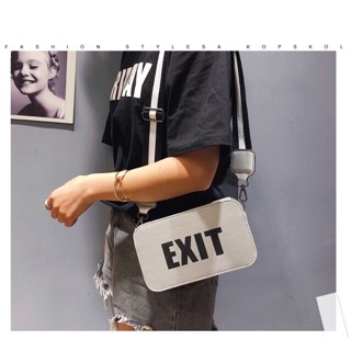 Túi hộp đeo chéo exit cá tính