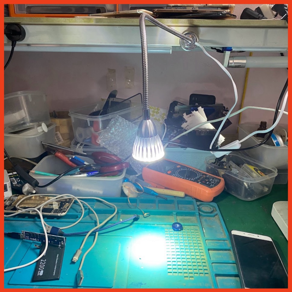 Đèn LED chiếu sáng chân đế hít nam châm