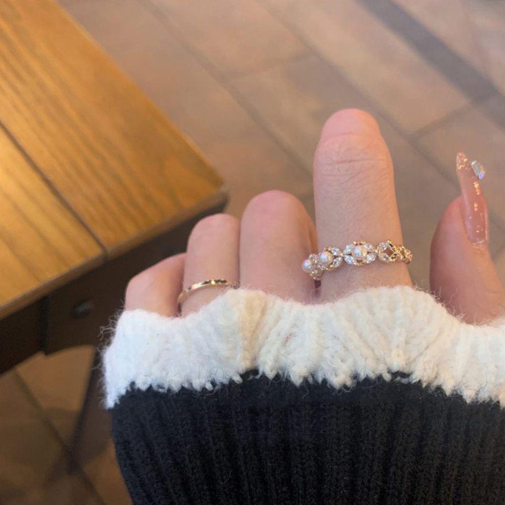 Nhẫn Thiết Kế Rỗng Họa Tiết Hoa Phong Cách Tối Giản Cho Nữ