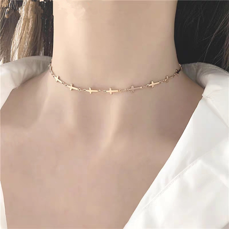 Vòng cổ hai tầng phối họa tiết chữ thập cá tính thời trang