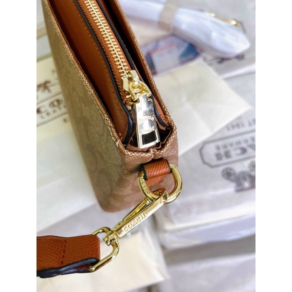 Túi Coach kẹp nách siêu hot