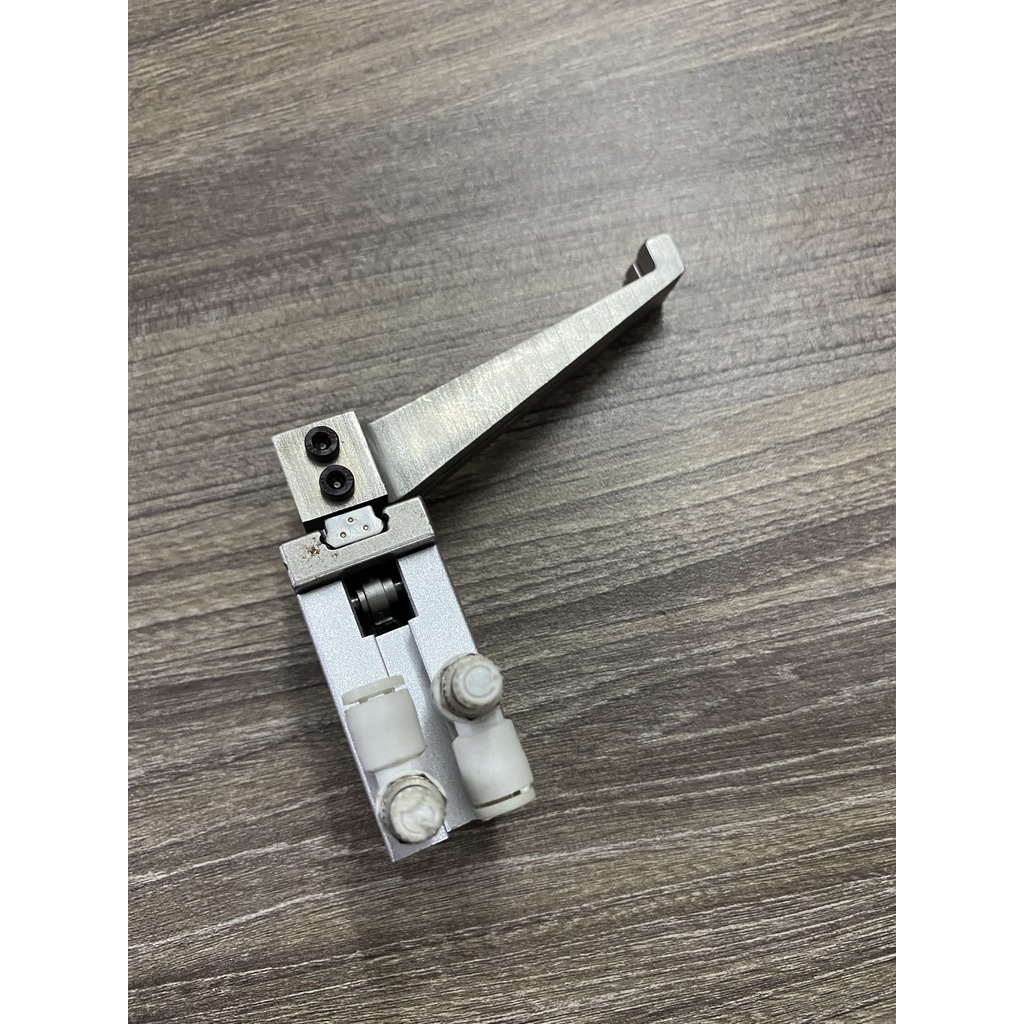 Xy lanh kẹp chéo hành trình 6mm + Tặng đầu nối khí nén