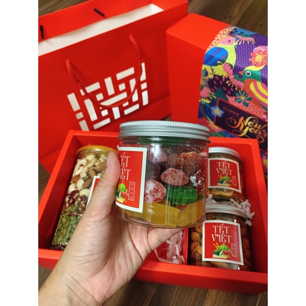 Set quà tết hạt dinh dưỡng Xuân 2022 (mứt mix, nho khô, khô gà, hạnh nhân rang bơ, hạt điều A cồ