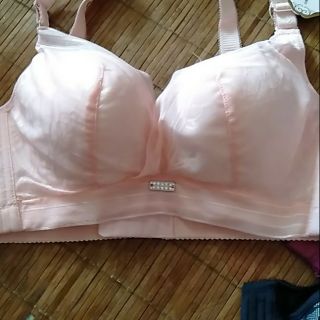 Áo ngực bich như