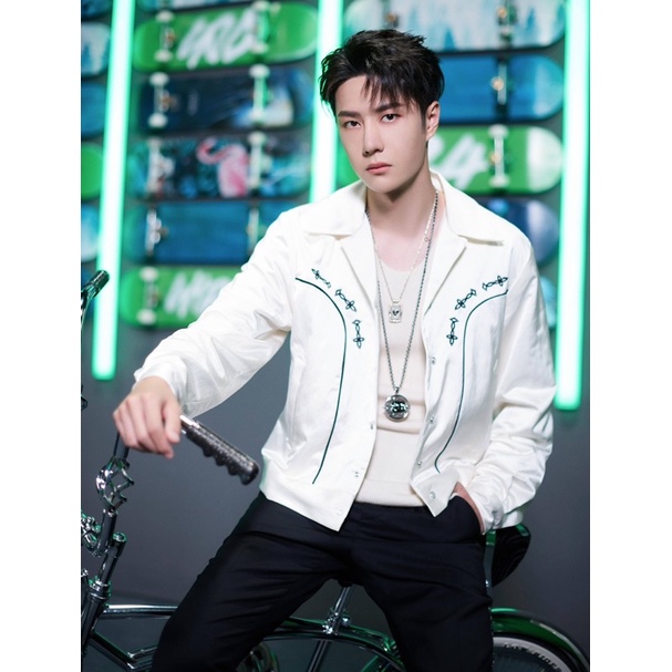 Khăn Báo Đen _ Wang Yibo - sản phẩm chính hãng của gian hàng Bước nhảy đường phố mùa 4