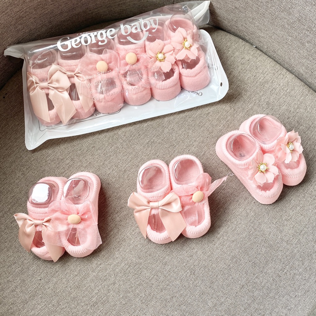 Set 3 đôi tất đính hoa nơ Gerge Baby, tất cho bé gái với màu hồng dễ thương chất cotton mềm mịn an toàn cho bé Zimbababy