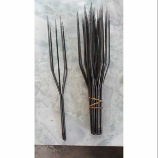 Chỉa thép 4 mũi