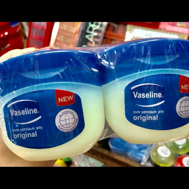 110k lô 2 hộp Sáp nẻ VASELINE hu lớn,cho mùa đông da không nứt nẻ.1 hộp65k. Lấy 3 hộp 165k e free ship ạ.Rủcùngmuathôi.