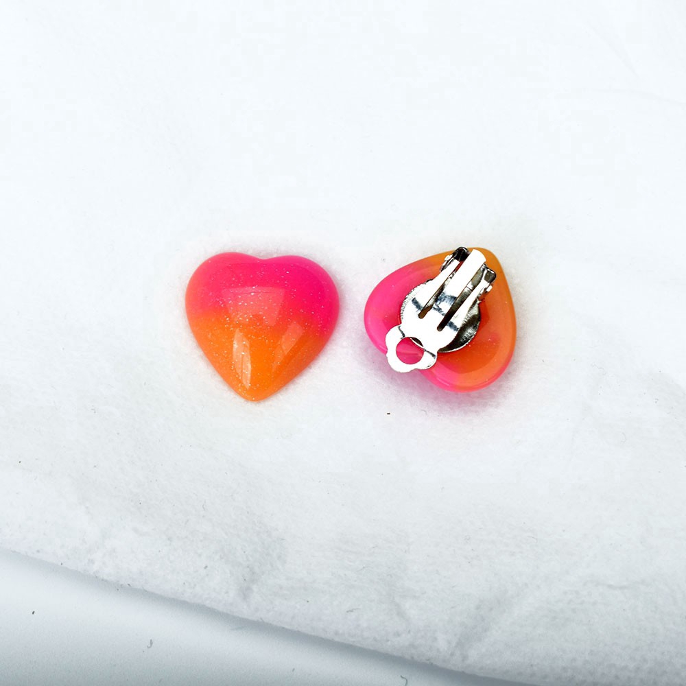 Khuyên kẹp tai hình trái tim lớn bằng nhựa Resin không xỏ cho nữ