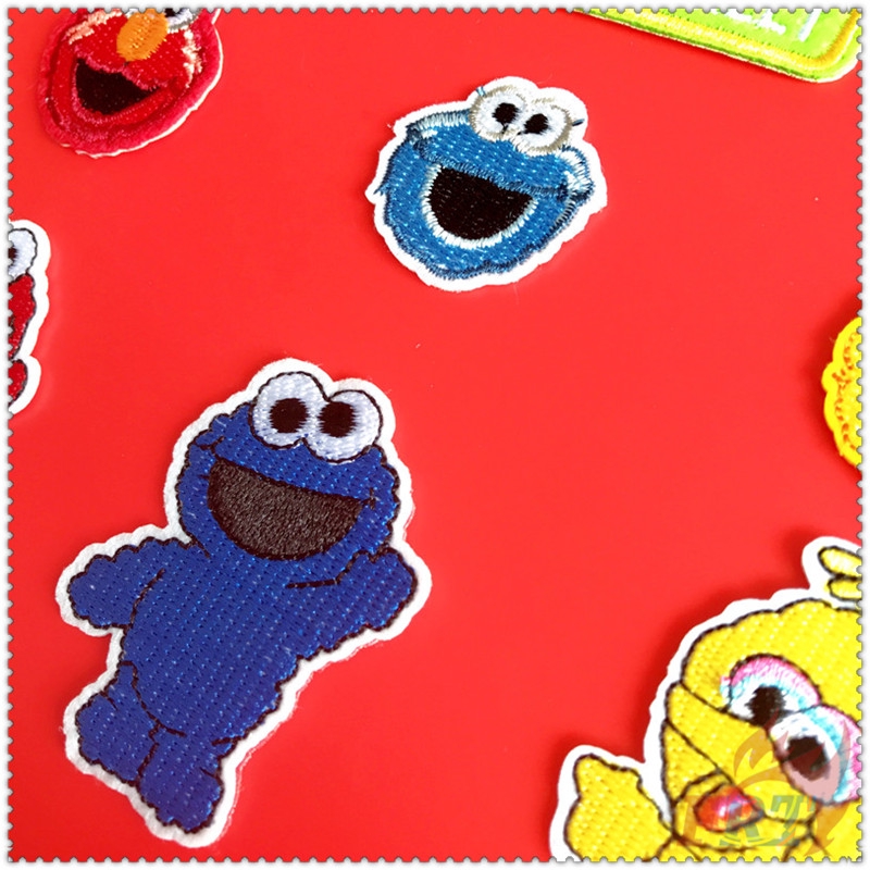 Set 2 / 3 Sticker Ủi Thêu Hình Hoạt Hình Dễ Thương