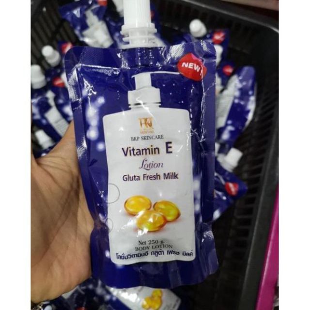 KEM DƯỠNG DA LOTION VITAMIN E GLUTA SỮA TƯƠI