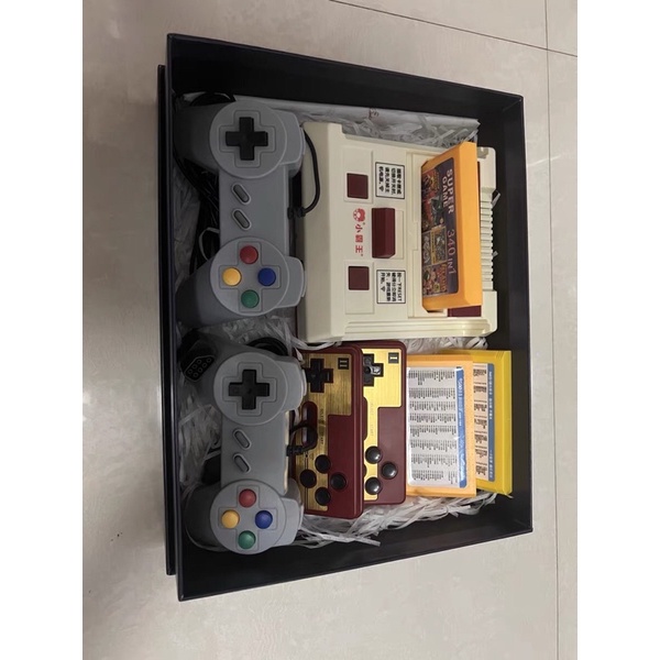 Máy chơi game 4K HDMI kèm tay cầm chơi game và đĩa trò chơi 121 trò