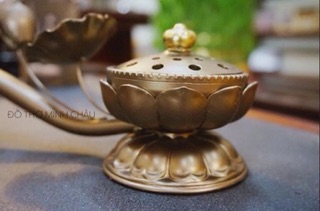 CHIẾC THỦ LƯ