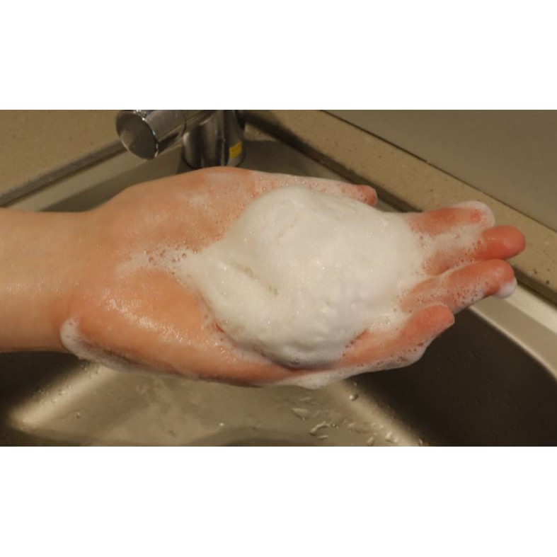 Sữa Rửa Mặt Làm Sạch Sâu từ Tro Núi Lửa Useemi Pore Solution Facial Foam Cleanser