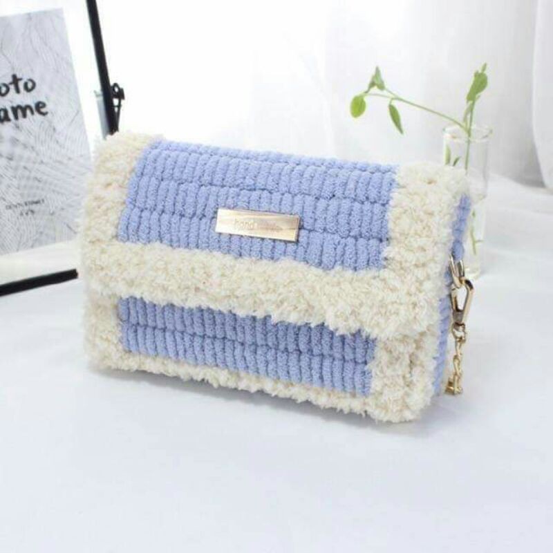 Nguyên liệu làm túi handmade _ túi tự đan màu xanh viền trắng