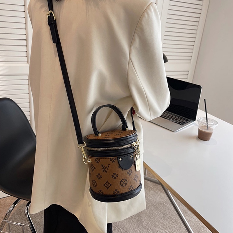 Túi xô đeo chéo IELGY thời trang in họa tiết cổ điển dành cho nữ