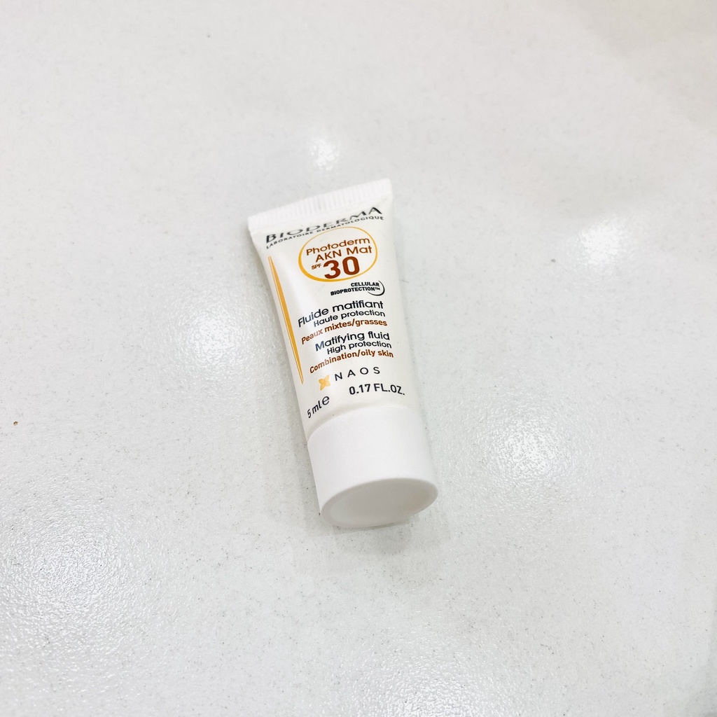 Kem chống nắng Bioderma cho da hỗn hợp và da dầu Bioderma Photoderm AKN Mat SPF30