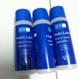 Dung dich duong trang hadalabo 40ml: hàng kèm khuyến mãi