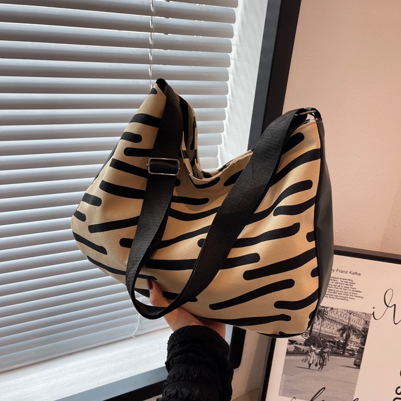 Túi Tote Đeo Vai Bằng Vải Bạt Sức Chứa Lớn Thời Trang Mùa Hè Hàng Mới Dành Cho Bạn Nữ 2022