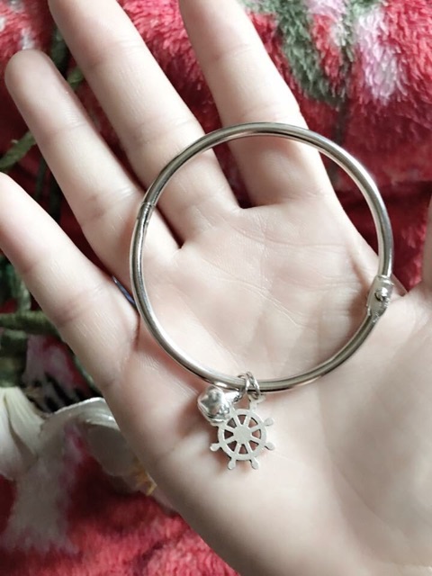 vòng kiềng đeo tay giá sỉ charm ngẫu nhiên