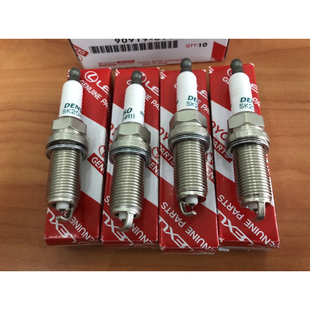 Bộ 4 Bugi DENSO Iridium xe Innova, Fortuner  Ren 14 Chân Dài SK20HR11