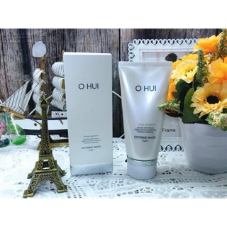 Sữa rửa mặt Ohui White extreme làm sạch da