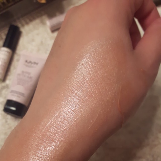 NYX - Kem Lót Căng Bóng Bare With Me Seed Oil Radiant Perfecting Primer 30ml