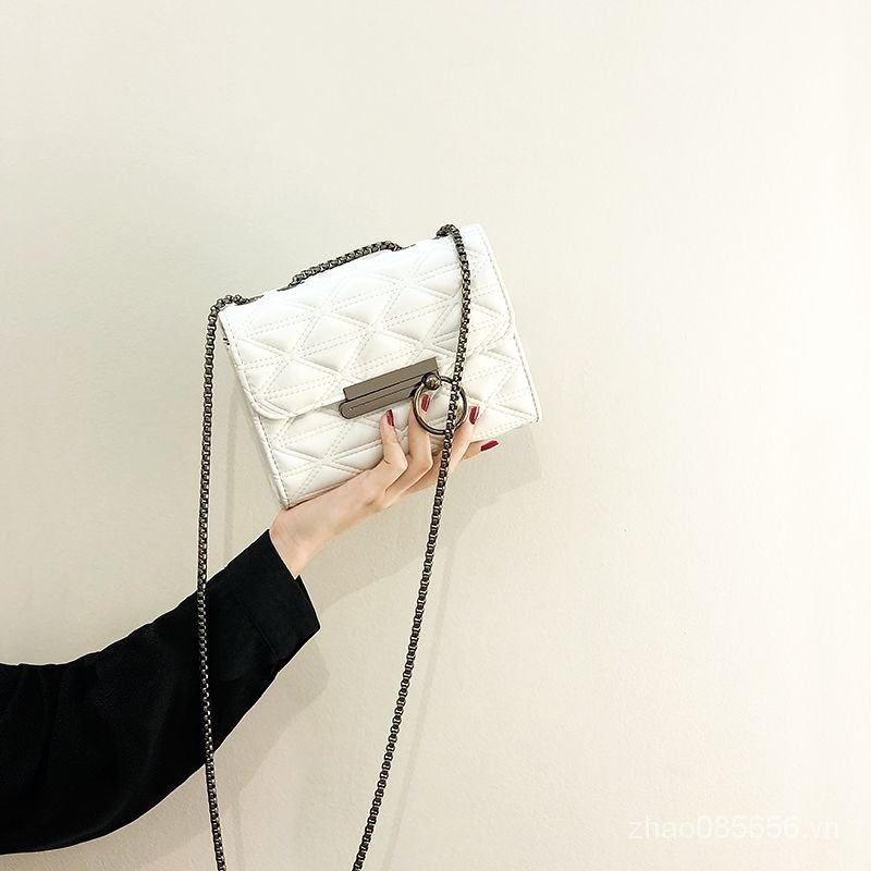 Túi đeo chéo mini có phối dây xích thời trang 2020 dành cho nữ