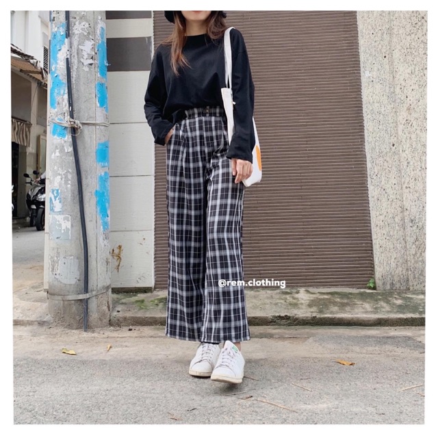 Quần cul kẻ đen