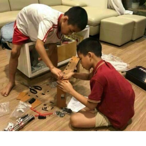 Bàn bi lắc bóng đá trẻ em có 6 tay cầm và có chân,rèn luyện tính phản xạ cho bé