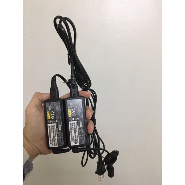 Sạc Fujitsu 12v 3a chân kim