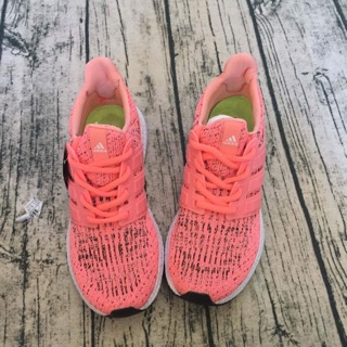 Giày Thể Thao Ultra Boost Màu Hồng