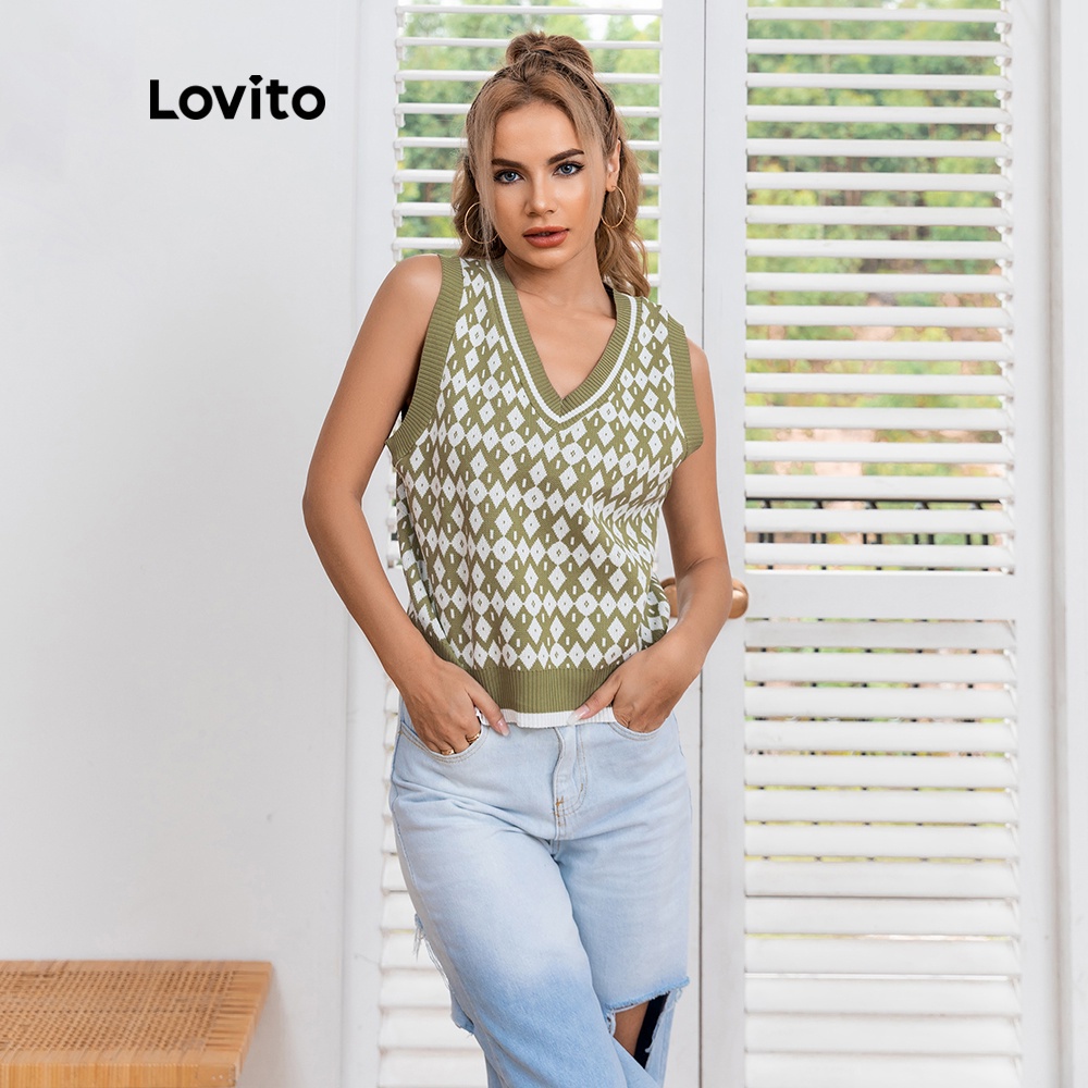 Áo dệt kim Lovito giáng sinh đơn giản cổ v họa tiết caro L06093 (xanh lá nhạt)